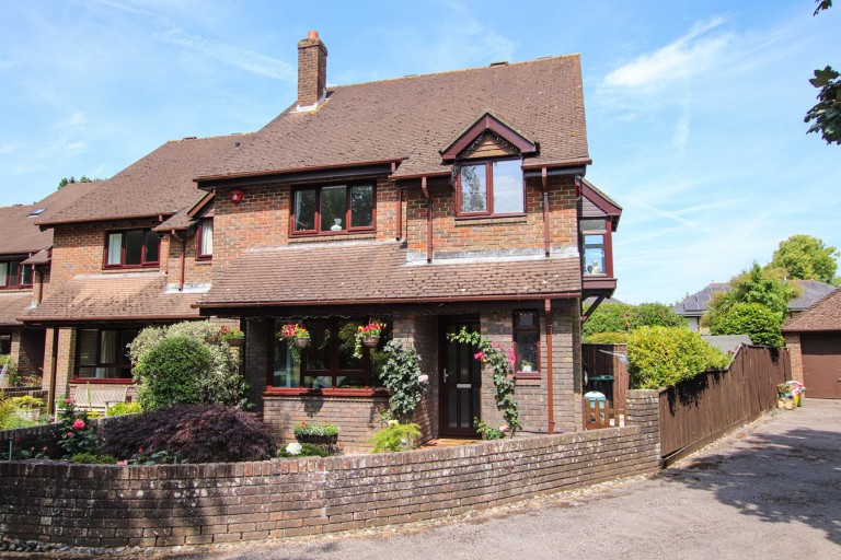 Images for Woodley Gardens, Lymington, SO41