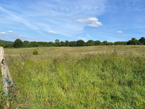 Click the photo for more details of Horsley, Stroud, Gloucestershire