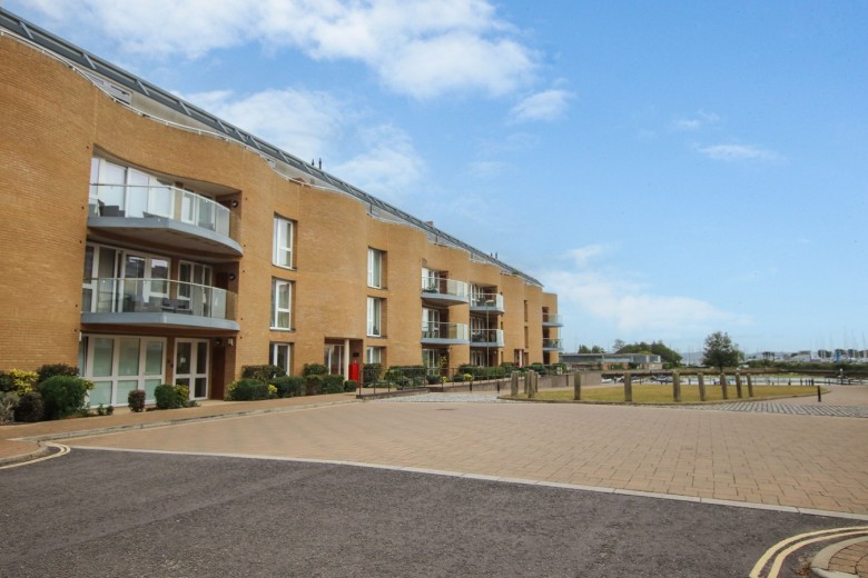 Click the photo for more details of Almansa Way, Lymington, SO41