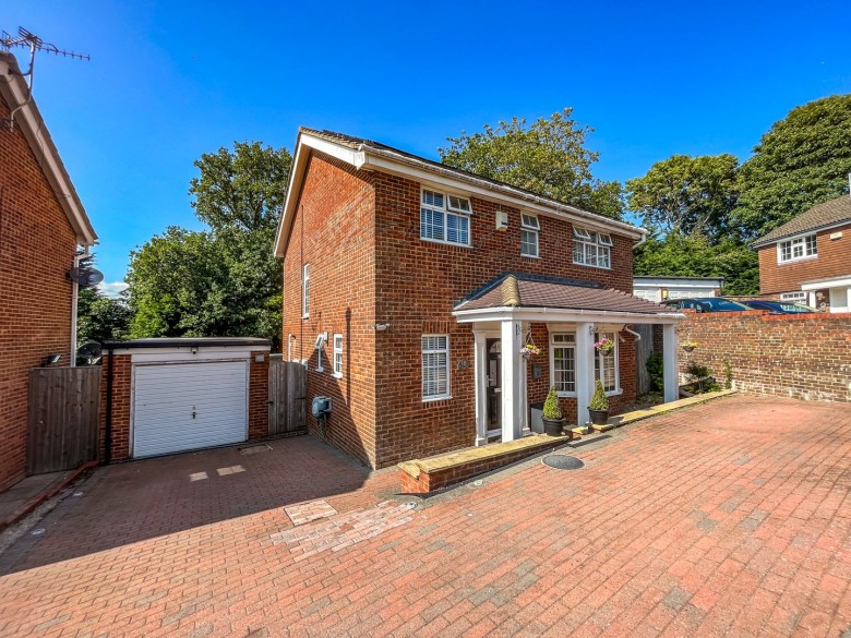 Click the photo for more details of ST LEONARDS-ON-SEA, East Sussex