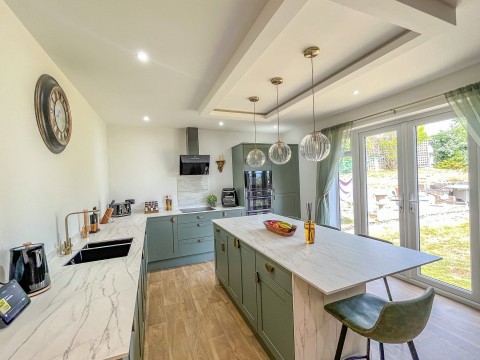 Click the photo for more details of Broad View, Bexhill-on-Sea, East Sussex