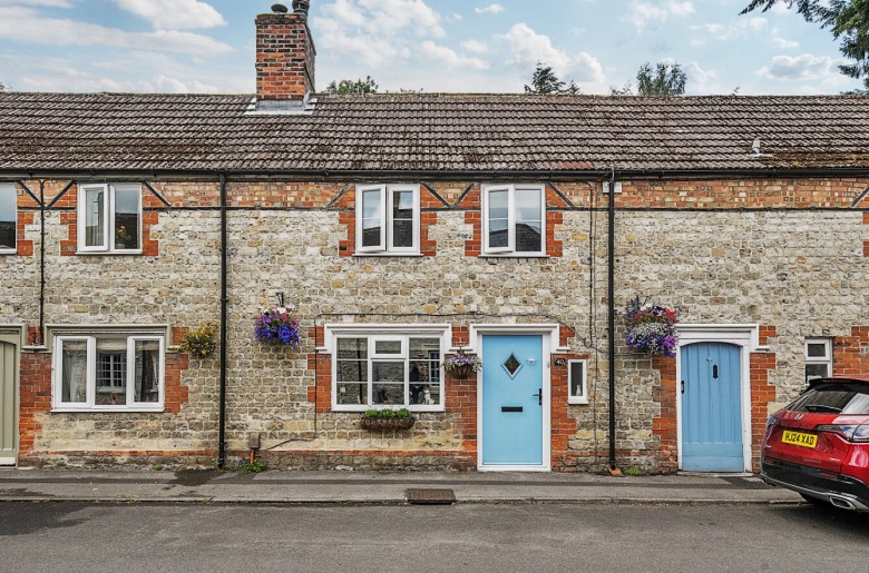 Click the photo for more details of Bishopstrow, Warminster, Wiltshire