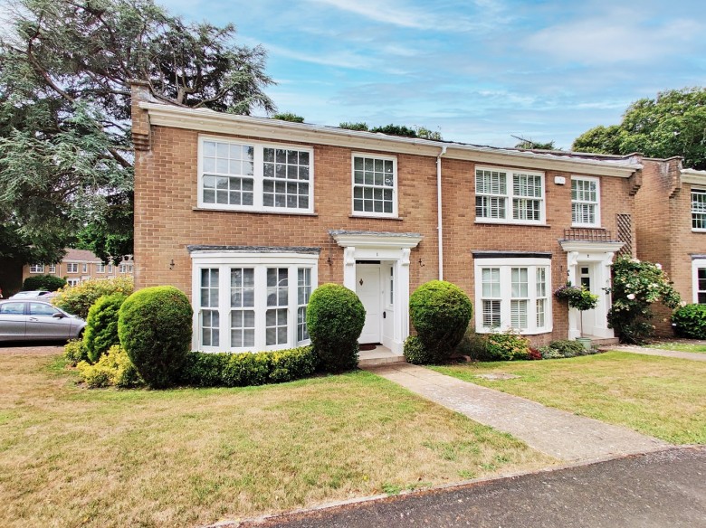 Click the photo for more details of Cranwell Close, Bransgore, Christchurch, BH23