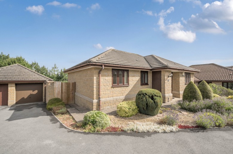 Click the photo for more details of Somerset Way, Paulton, Bristol, Somerset