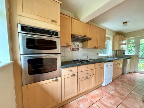 Click the photo for more details of Fayre Meadow, Robertsbridge, East Sussex