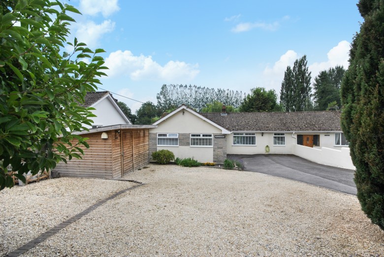 Click the photo for more details of Cross, Axbridge, Somerset