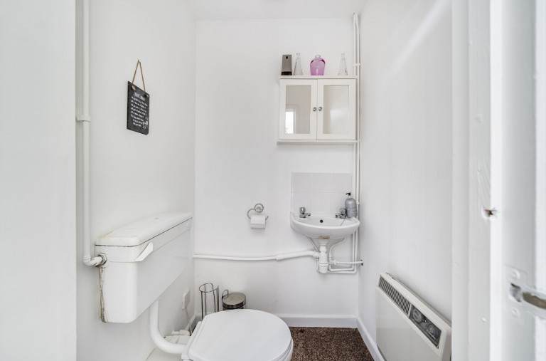 Images for The Beeches, Warminster