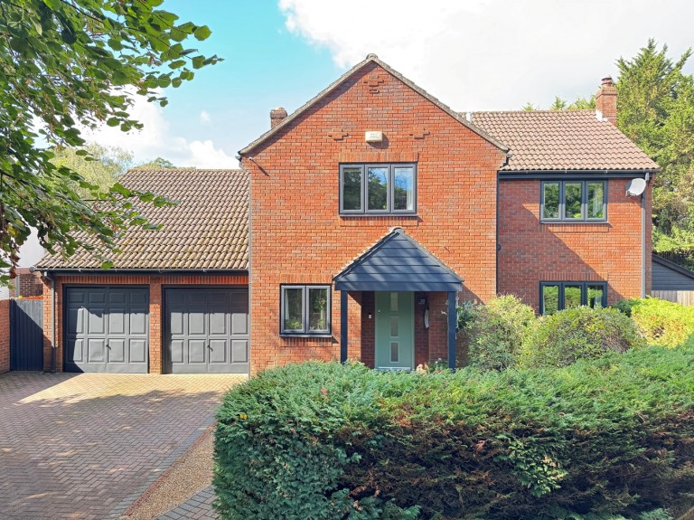 Images for Avon Park, Ringwood, BH24