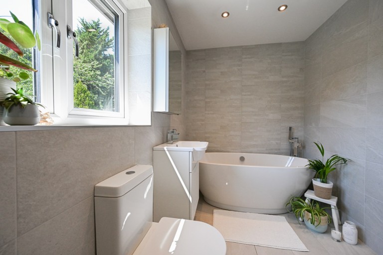 Images for Avon Park, Ringwood, BH24