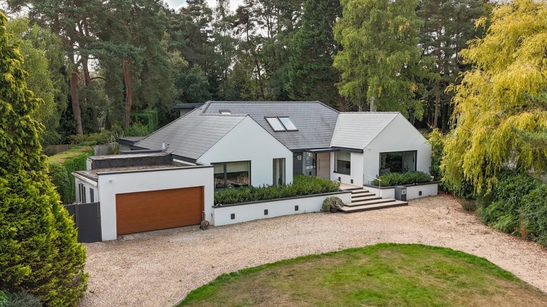 Click the photo for more details of Struan Gardens, Ashley Heath, Ringwood, BH24