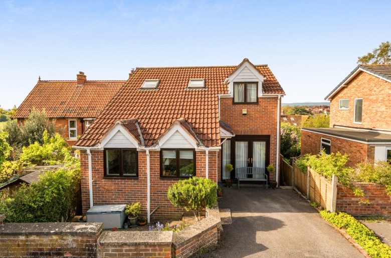 Click the photo for more details of Hill Head Close, Glastonbury, Somerset