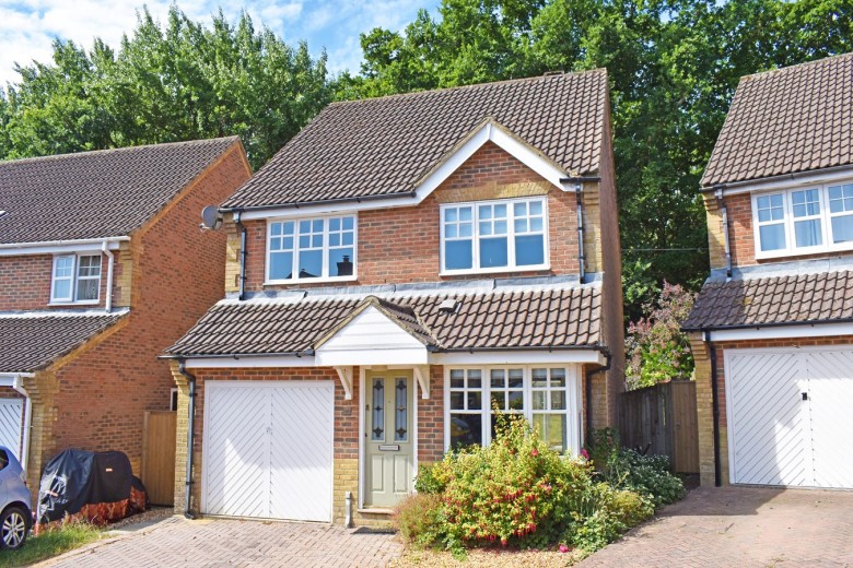 Click the photo for more details of Wisbech Way, Hordle, Lymington, SO41