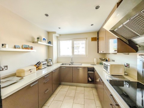 Click the photo for more details of De la Warr Parade, Bexhill-on-Sea, East Sussex