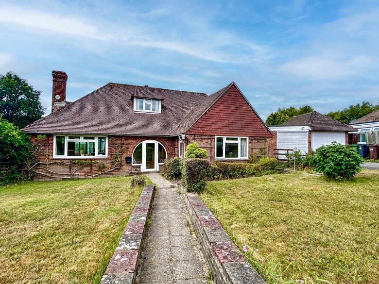 Click the photo for more details of Sedlescombe, Battle, East Sussex