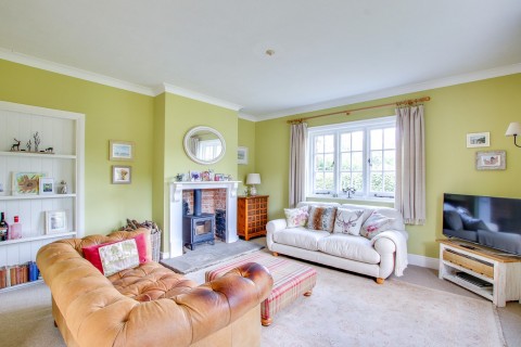 Click the photo for more details of Bank, Lyndhurst, SO43