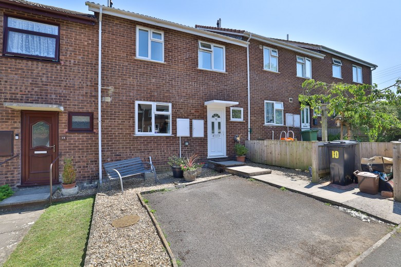 Click the photo for more details of Breynton Road, Glastonbury, Somerset