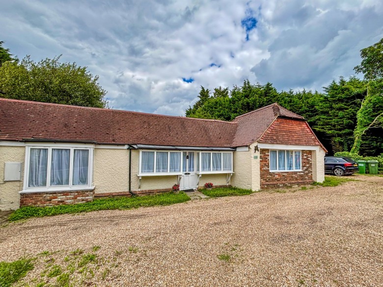 Click the photo for more details of Hastings Road, Battle, East Sussex