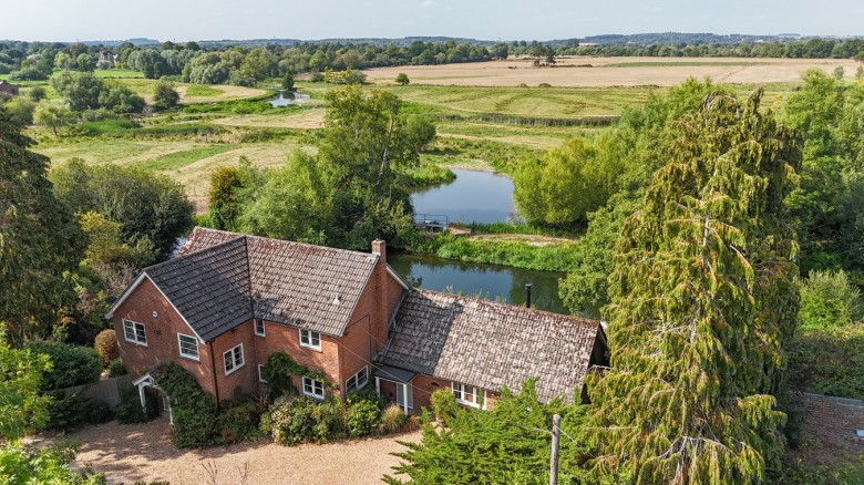 Click the photo for more details of Southampton Road, Fordingbridge , SP6