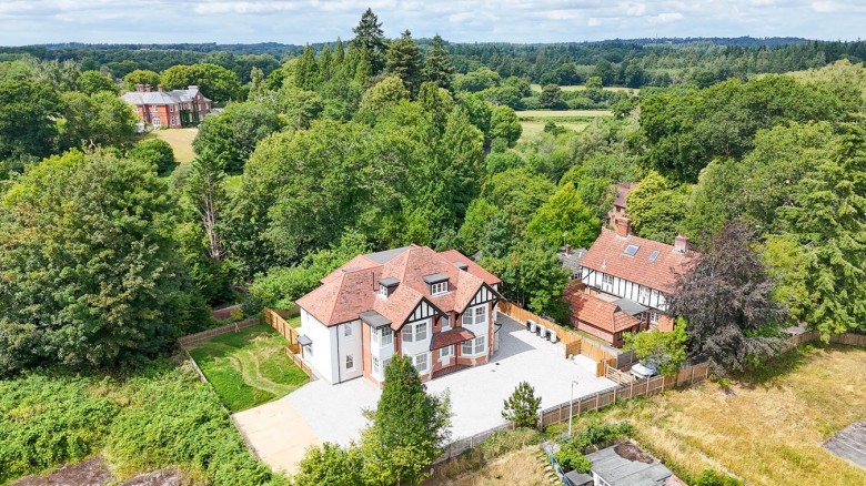 Click the photo for more details of Pikes Hill, Lyndhurst, SO43
