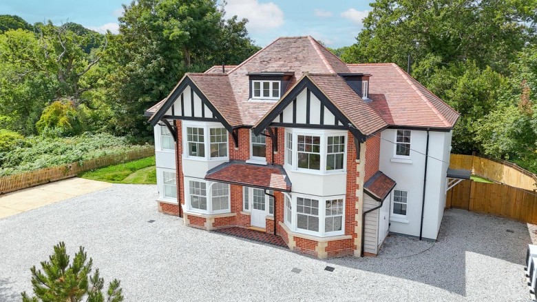 Click the photo for more details of Pikes Hill, Lyndhurst, SO43