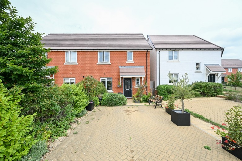 Click the photo for more details of Narrowleaf Drive, Ringwood , BH24