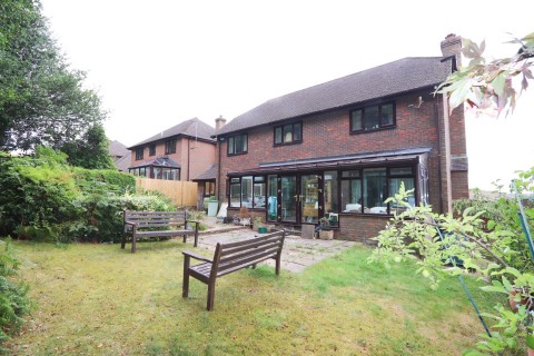 Click the photo for more details of Starrs Mead, Battle, East Sussex