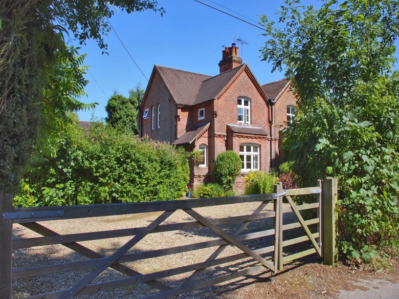 Click the photo for more details of 3 Park Close, Lyndhurst, SO43
