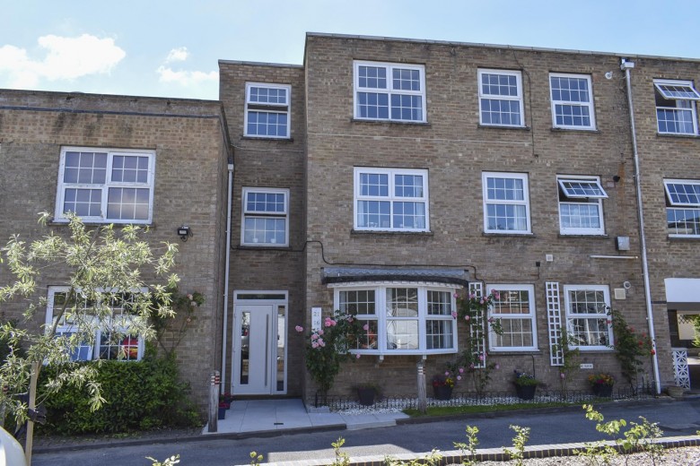 Click the photo for more details of Grosvenor Mews, Southampton Road, Lymington, SO41