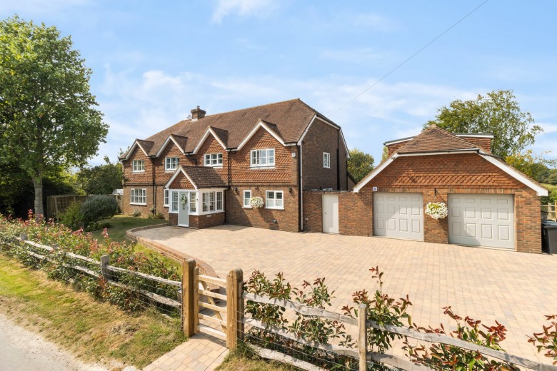 Click the photo for more details of Rushlake Green, Heathfield, East Sussex