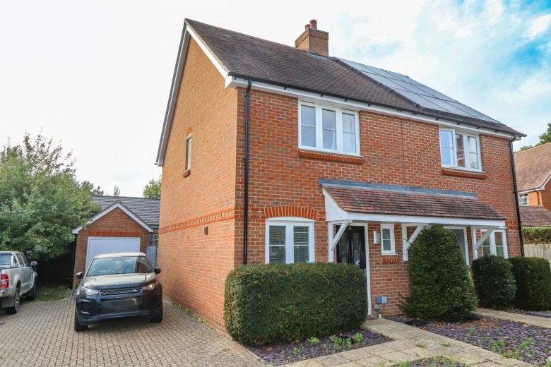 Click the photo for more details of East Hoathly, Lewes, East Sussex