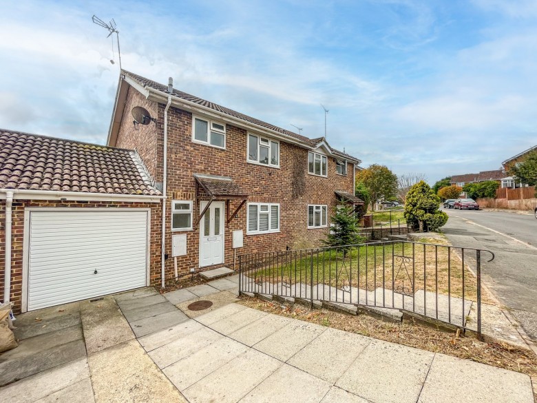 Click the photo for more details of Falconers Drive, Battle, East Sussex