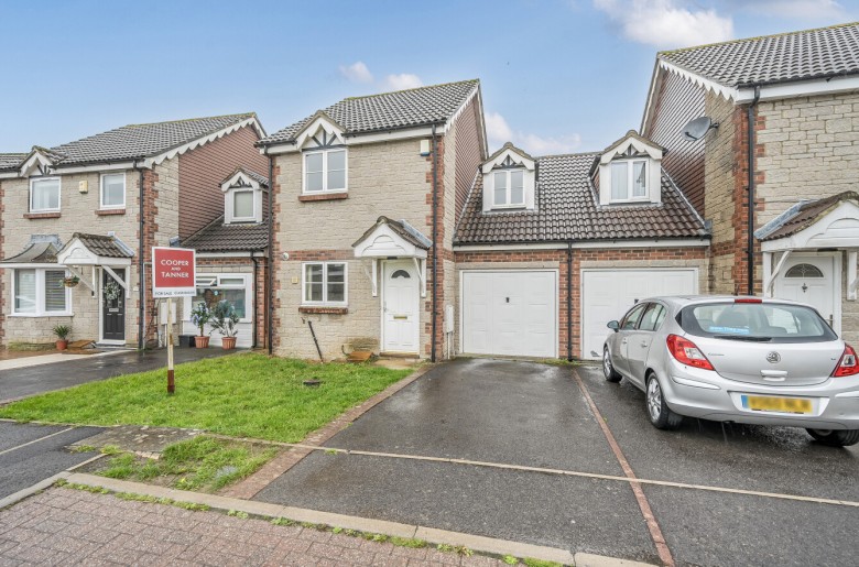 Click the photo for more details of Bullmead Close, Street, Somerset