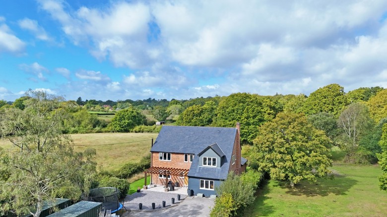 Click the photo for more details of London Minstead, Lyndhurst, SO43