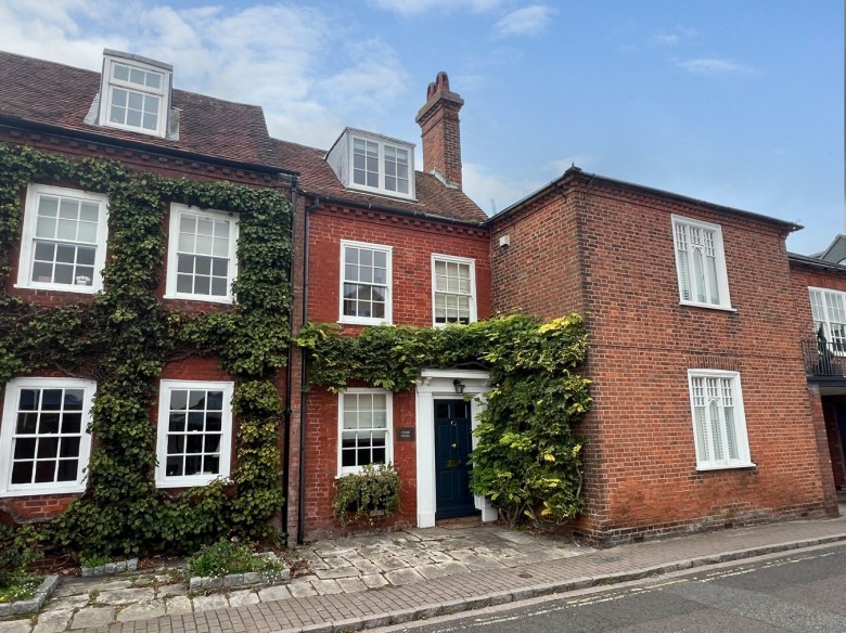 Click the photo for more details of Captains Row, Lymington, SO41