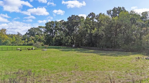 Click the photo for more details of School Lane, Minstead, Lyndhurst, SO43