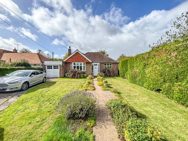 Click the photo for more details of Hastings Road, Battle, East Sussex