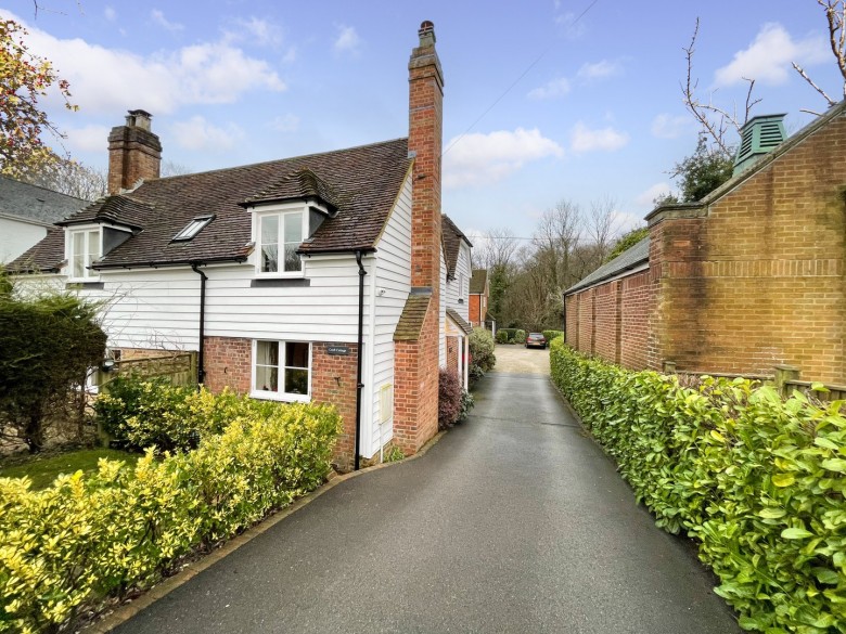 Click the photo for more details of East Sussex, BATTLE