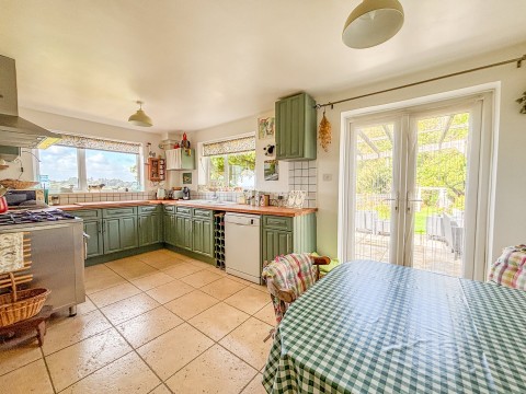 Click the photo for more details of Whatlington, Battle, East Sussex