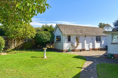 Click the photo for more details of Fairfield Close, Lymington, SO41