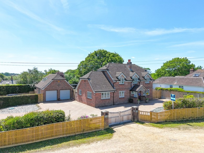 Click the photo for more details of Pitmore Lane, Sway, Lymington, SO41