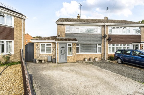 Click the photo for more details of Manor Gardens, Warminster, Wiltshire