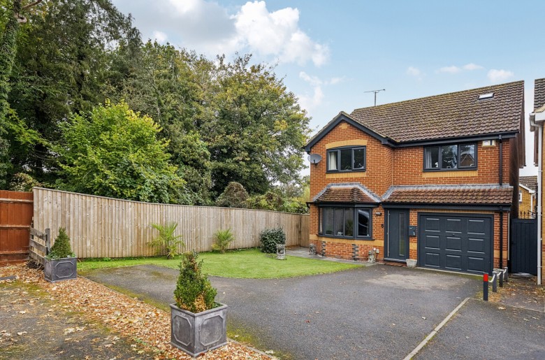 Click the photo for more details of Virginia Drive, Warminster, Wiltshire