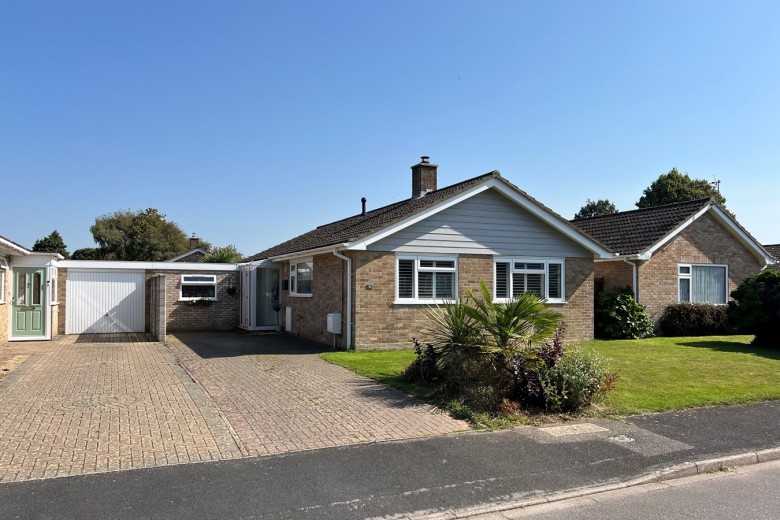 Click the photo for more details of Golden Crescent, Everton, Lymington, SO41
