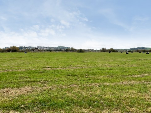 Click the photo for more details of Meare Road, Glastonbury, Somerset