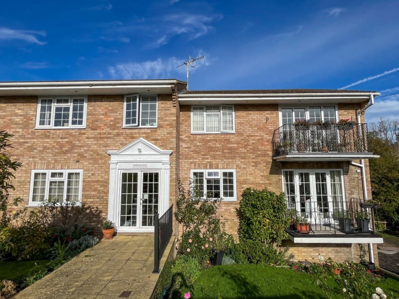 Click the photo for more details of Battle Gates, Battle, East Sussex