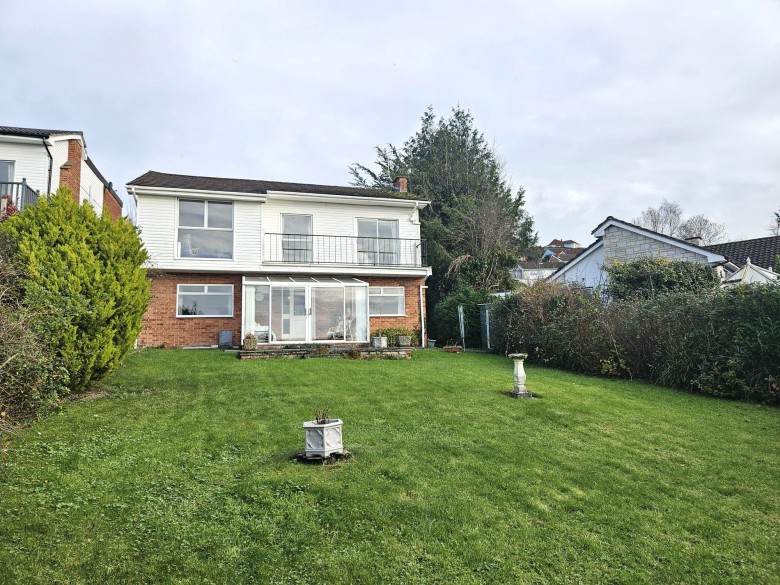 Click the photo for more details of Leg of Mutton Road, Glastonbury, Somerset