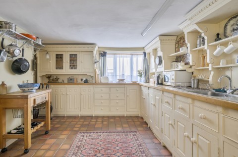 Click the photo for more details of Bishopstrow, Warminster, Wiltshire