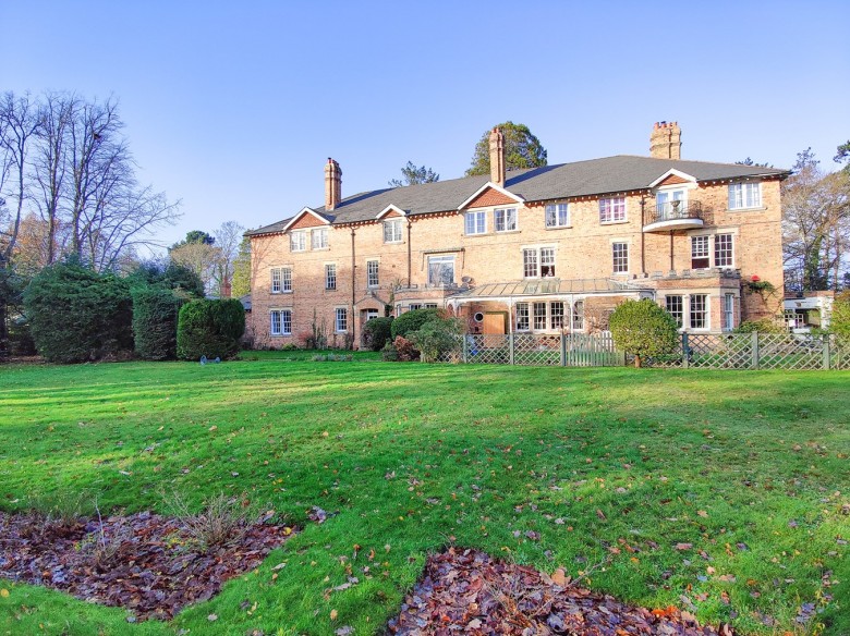 Click the photo for more details of Manchester Road, Sway, Lymington, SO41