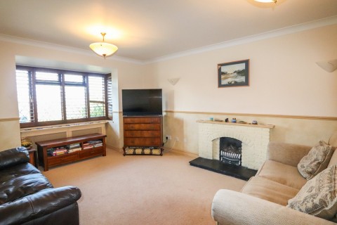 Click the photo for more details of Starrs Mead, Battle, East Sussex