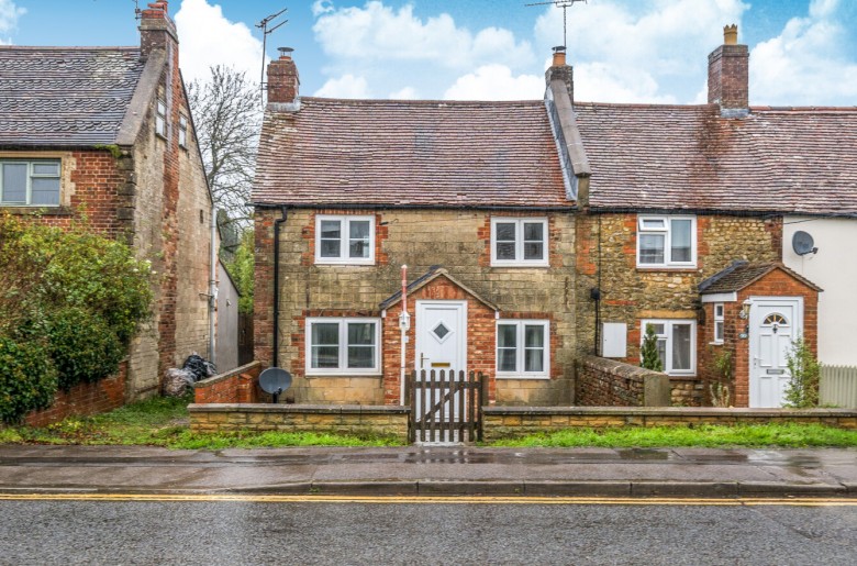 Click the photo for more details of Victoria Road, Warminster, Wiltshire